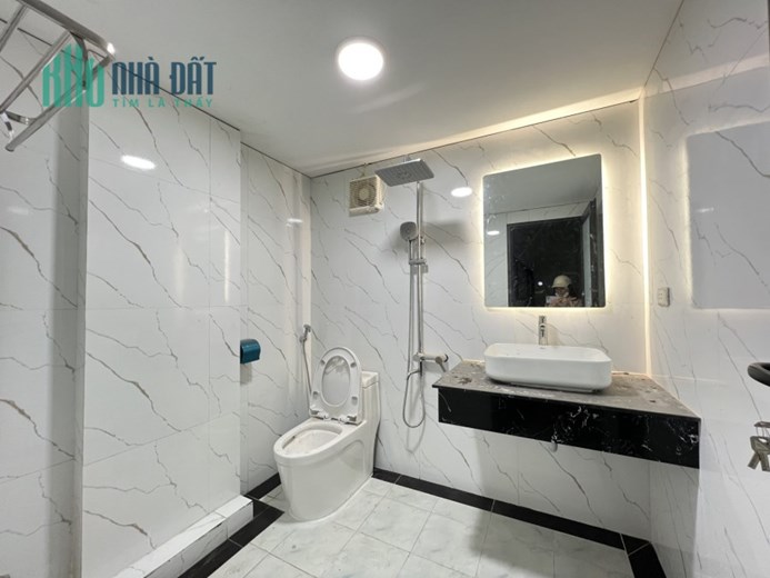 CHỈ 4 TỶ 8, NGÕ Ô TÔ QUA NHÀ, KINH DOANH, QUẬN HOÀNG MAI.