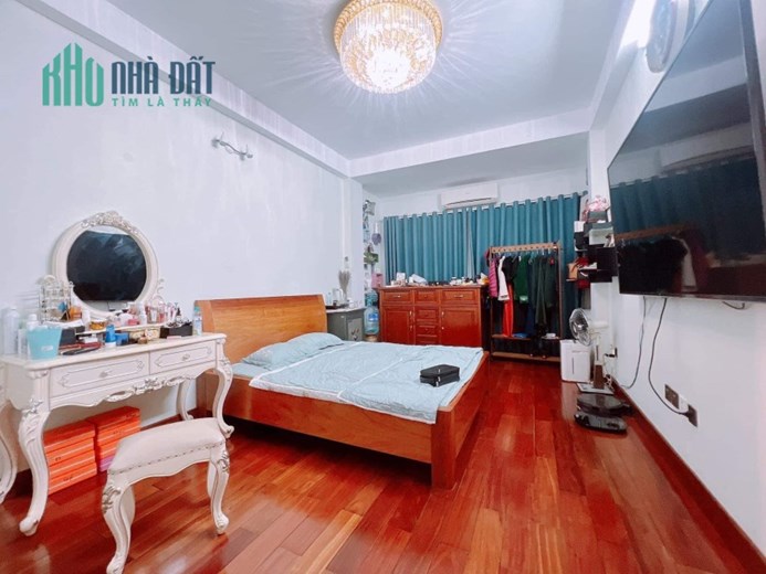 Bán nhà riêng Nhân Hòa, Nhân Chính, 40m2, 4 tầng, phân lô gần ô tô vài bước chân ra mặt phố, nhỉnh