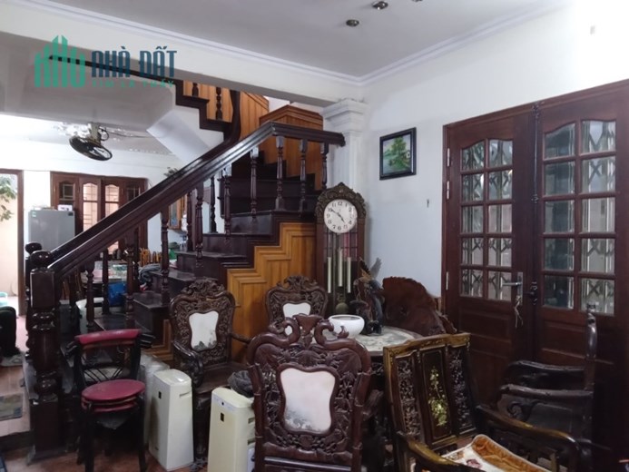 Nhà 95m Mặt Tiền 6m. Xây 5 Tầng Kiên Cố Chắc Chắn. Mặt Ngõ Ô Tô Tránh. Chủ Thiện Chí Bán Nhanh.