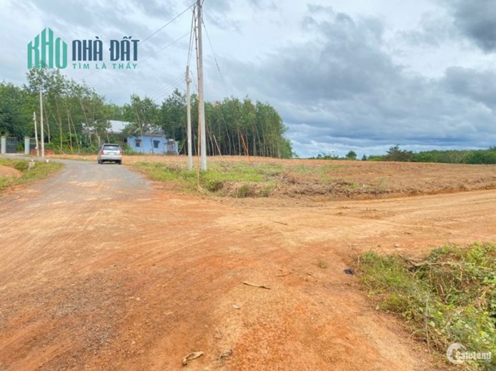 BÁN GẤP mảnh đất đẹp ngay chợ, KCN. DT 1001m2 giá 300TR
