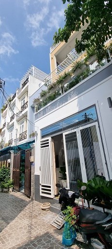 Bán nhà Siêu đẹp, xanh mát, tiện nghi, Định cư _ nơi khác. Nên em Bán hoặc cho Thuê căn nhà Xanh