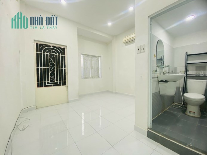 Chủ Nhà Nợ Bank bán gấp Nhà HXH Tân Phú gần Đầm Sen, DT 41m2 nhà mới giá chỉ 4 tỷ