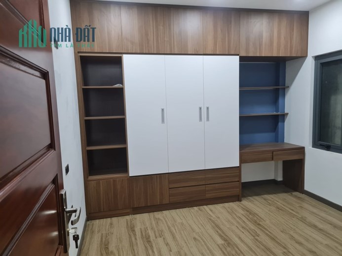 Bán nhà 41m2 4 ngủ Ngõ 276 Nghi Tàm, Tây Hồ Dân xây 20m Ô tô tránh 3.8 Tỷ