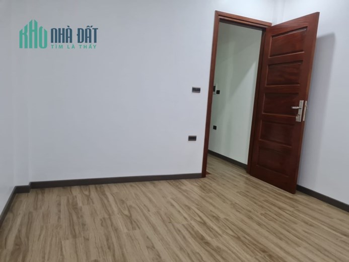 Bán nhà 41m2 4 ngủ Ngõ 276 Nghi Tàm, Tây Hồ Dân xây 20m Ô tô tránh 3.8 Tỷ