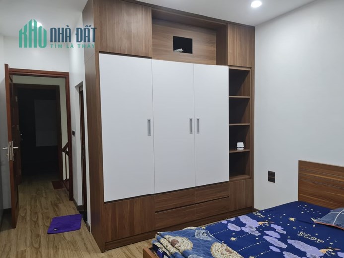 Bán nhà 43m2 4 ngủ ngõ 292 Nghi Tàm, Tây Hồ Dân xây 20m Ô tô tránh 3.9 Tỷ