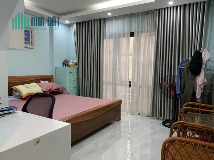 Bán nhà 36m2 4 ngủ phố Yên Phụ, Tây Hồ Dân xây 20m Ô tô tránh 4 Tỷ