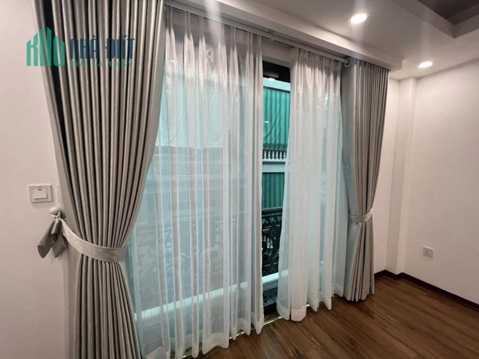 Bán nhà 56m2 phố Yên Phụ, Tây Hồ 6 Tầng Thang máy Nhập khẩu 6.9 Tỷ