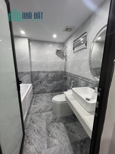 Bán nhà 66m2 phố Nghi Tàm, Tây Hồ 6 Tầng Thang máy Nhập khẩu 6.2 Tỷ