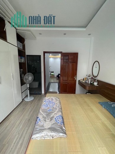 BÁN NHÀ LÔ GÓC THANH BÌNH, NGÕ TO THOÁNG, GẦN HỒ, 4 TẦNG DT 52M GIÁ 5.2 TỶ.