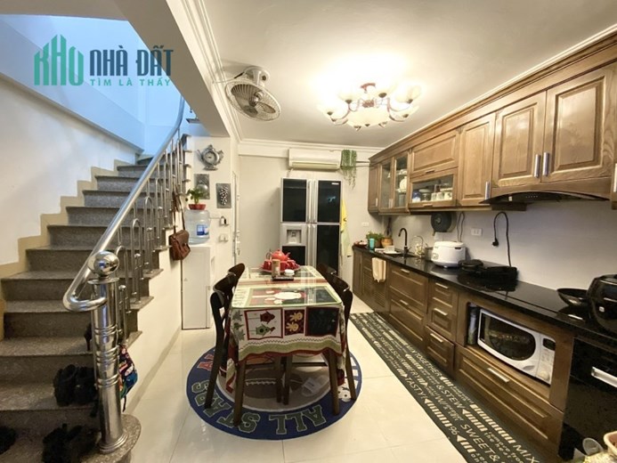 NHÀ 6 TẦNG, MẶT NGÕ KINH DOANH PHỐ HÀO NAM CHỈ VỚI 6 TỶ 6