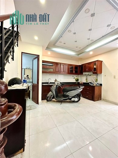💥💥 Hàng hiếm- Giá quá tốt 💥💥
HXH 7 CHỖ P7 PHÚ NHUẬN KHU PHAN XÍCH LONG TRẦN KẾ XƯƠNG- 30M2 - 5