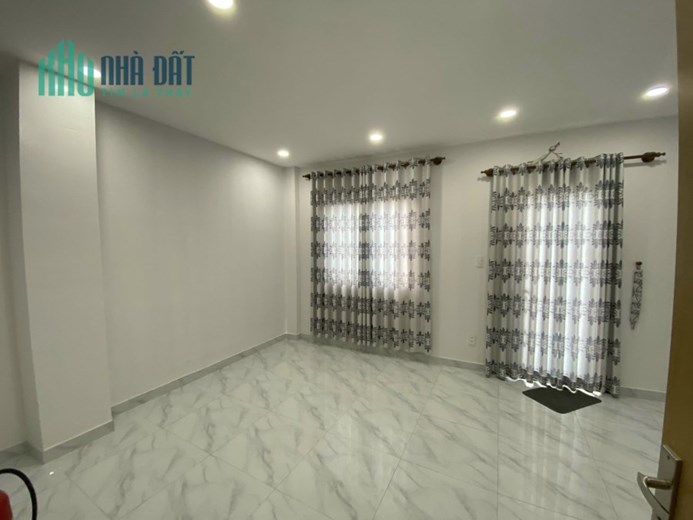 MẶT TIỀN ĐẸP GIÁ TỐT KHU PXLONG SẦM UẤT, 5.1X12.5m, 4 TẦNG, NHIÊU TỨ P7 PHÚ NHUẬN, CHO THUÊ 30TR/TH.