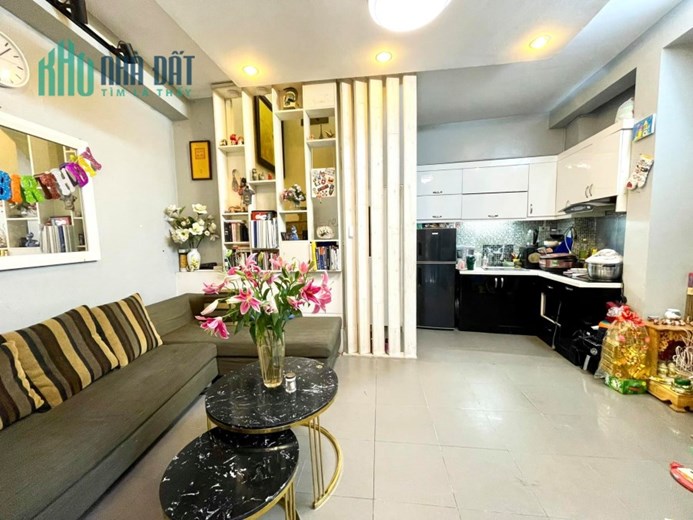 Bán nhanh nhà dt60m2 đường KIM ĐỒNG-GIÁP BÁT,giá 4,68 tỷ,ở luôn