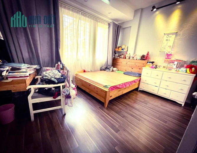 Bán nhanh nhà dt60m2 đường KIM ĐỒNG-GIÁP BÁT,giá 4,68 tỷ,ở luôn