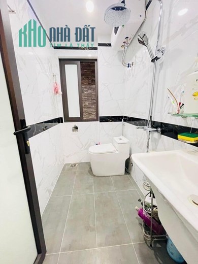 Bán nhà đẹp long lanh Đường Láng - nội thất siêu xịn xò - nhỉnh 5 tỷ - gần phố - an sinh đỉnh