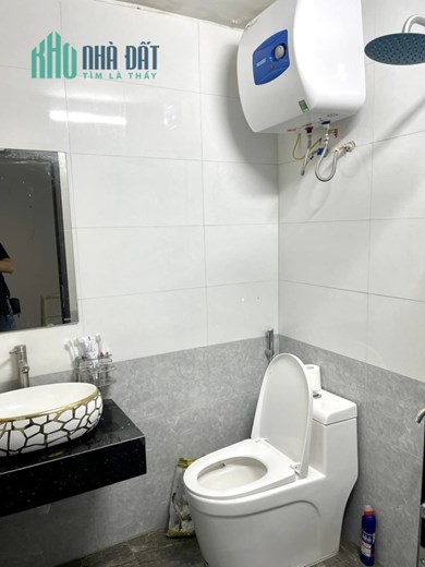 60m 5 Tầng Ô Tô Chạy Quanh Nhà. Chủ Thiện Chí Bán Chưa Tới 10 Tỷ.