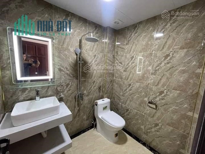 Bán nhà riêng phố Nguyễn Khang, Cầu Giấy 38m2x5tầng, ở luôn, ngõ nông đẹp...gần phố, hồ giá 4tỷ5