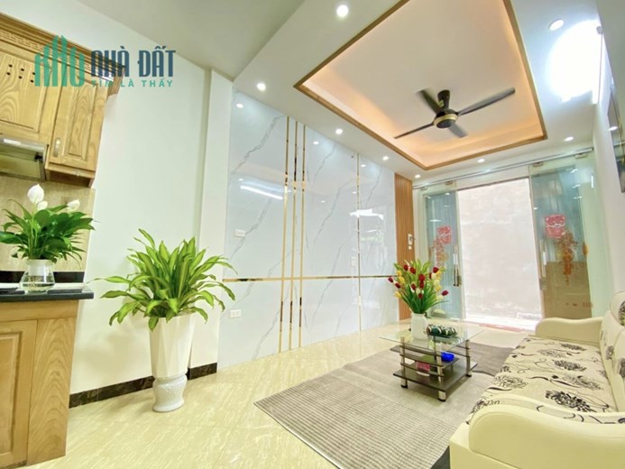 Cần bán căn nhà 55m x 4 tầng tại Nguyễn Đức Cảnh Hoàng Mai