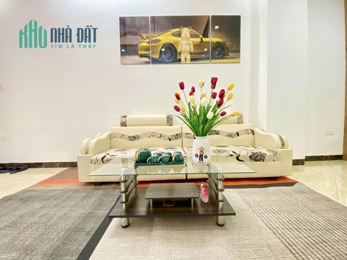 Cần bán căn nhà 55m x 4 tầng tại Nguyễn Đức Cảnh Hoàng Mai