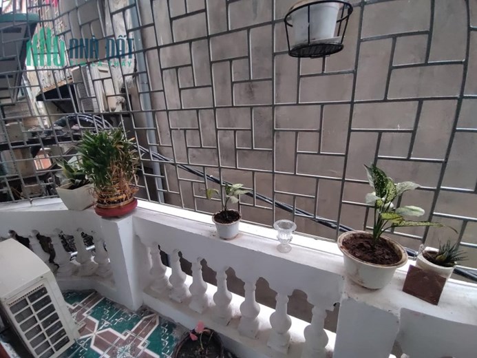 BÁN NHÀ QUẬN HBT- NGÕ BA GÁC PHI- DIỆN TÍCH RỘNG- GIÁ RẺ DƯỚI 70TR/M2