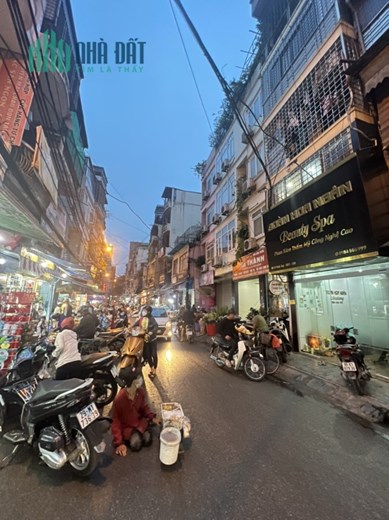 Bán nhanh nhà phố Thịnh Liệt, Hoàng Mai, 60m2, Ô tô tránh, vỉa hè 4m, KD sầm uất. Hơn 5 tỷ.