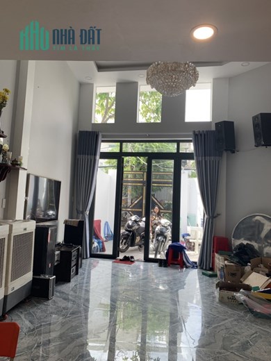 Bán nhà đẹp Mặt tiền VIP sát Tân Sơn Nhì Tân Phú 99m2 4 lầu ở liền 10 tỷ 1 TL tốt