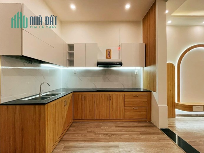 NGÔI NHÀ 2 TẦNG FULL NỘI THẤT SÁT ĐƯỜNG HÀ HUY TẬP GIÁ CHỈ HƠN 2 TỶ XÍU XIU