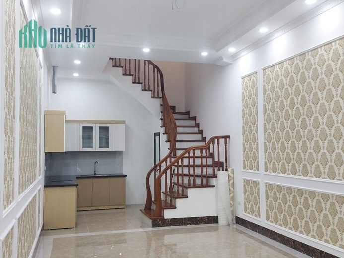 Bán nhà Sài Đồng cực đẹp, 55 m2, 5 tầng, MT 4,5 m, chỉ 4,3 tỷ.