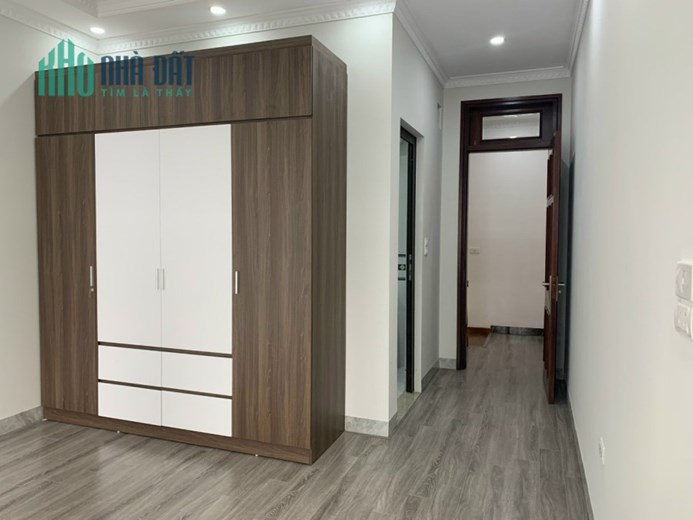 Bán nhà Sài Đồng cực đẹp, 55 m2, 5 tầng, MT 4,5 m, chỉ 4,3 tỷ.