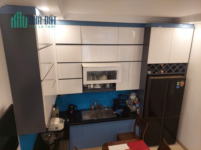 Bán nhà Sài Đồng, ô tô vào nhà, 60 m2, 5T, MT 6,8 m, giá chỉ 6 tỷ.