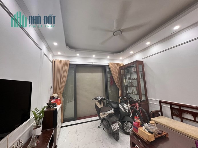 60m Mặt Tiền 5m Phố Trần Duy Hưng. Mua Đất Tặng Nhà Giá Nhỉnh 5 Tỷ. Chủ Cần Bán Gấp.