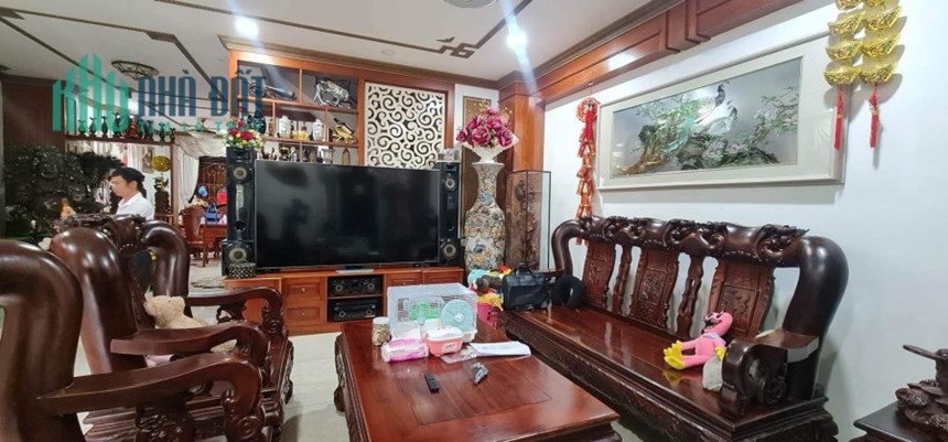 Bán nhà Biệt thự Mặt tiền đường, gần Giga Maill Phạm Văn Đồng, 9x19m, 4 Tầng, 6PN, 19.5 tỷ