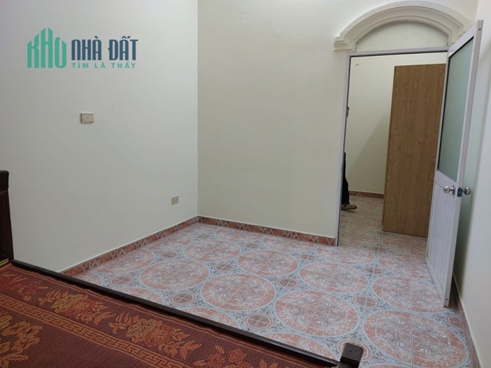 Cho thuê nhà nguyên căn 2.5 tầng, 3 ngủ, Xuân Đỉnh, chỉ 7 triệu.