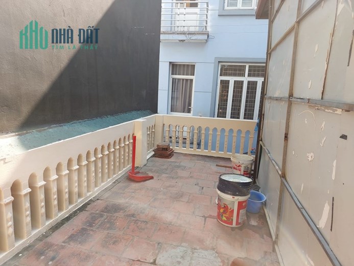 Cho thuê nhà nguyên căn 2.5 tầng, 3 ngủ, Xuân Đỉnh, chỉ 7 triệu.