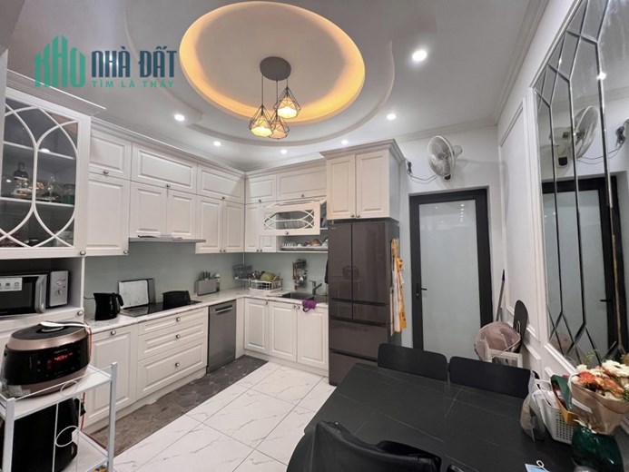 40m Xây 5 Tầng Giá Nhỉnh 4 Tỷ. Trung Tâm Quận Cầu Giấy Tiện Ích Ngập Tràn. Chủ Thiện Chí Bán