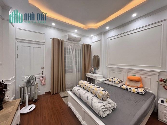 40m Xây 5 Tầng Giá Nhỉnh 4 Tỷ. Trung Tâm Quận Cầu Giấy Tiện Ích Ngập Tràn. Chủ Thiện Chí Bán