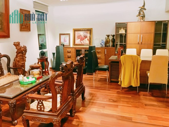 Bán nhà 79m2 phố Nghi Tàm, Tây Hồ Biệt thự Mini Gara Ô tô 7 chỗ 11.6 Tỷ