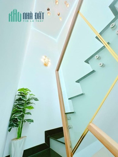 GẤP BÁN NHÀ LÔ GÓC QUẬN 3- LÝ CHÍNH THẮNG- GẦN 50m2 DT SỬ DỤNG-2 PN-3WC-NHỈNH 4 TY