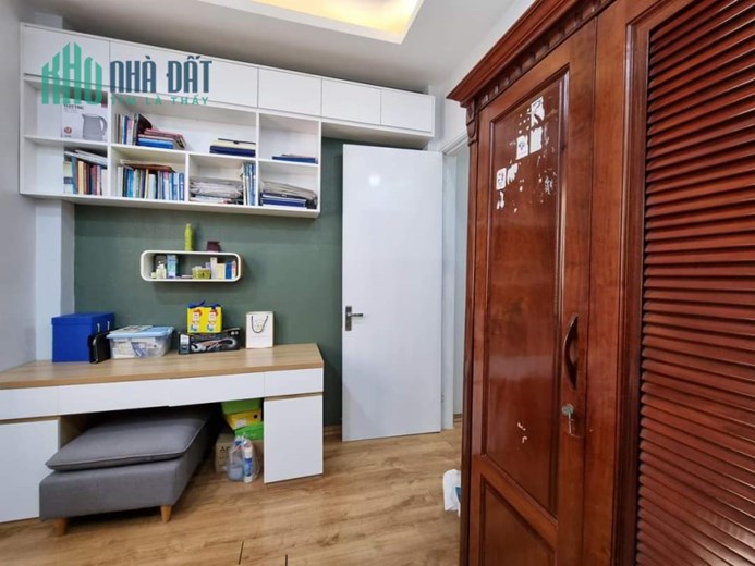 BÁN NHÀ PHÓ LẠC LONG QUÂN CẦU GIẤY 40M2 5TẦNG 15M RA MẶT PHỐ Ô TÔ ĐỖ CỔNG KHU VỰC HIẾM NHÀ BÁN