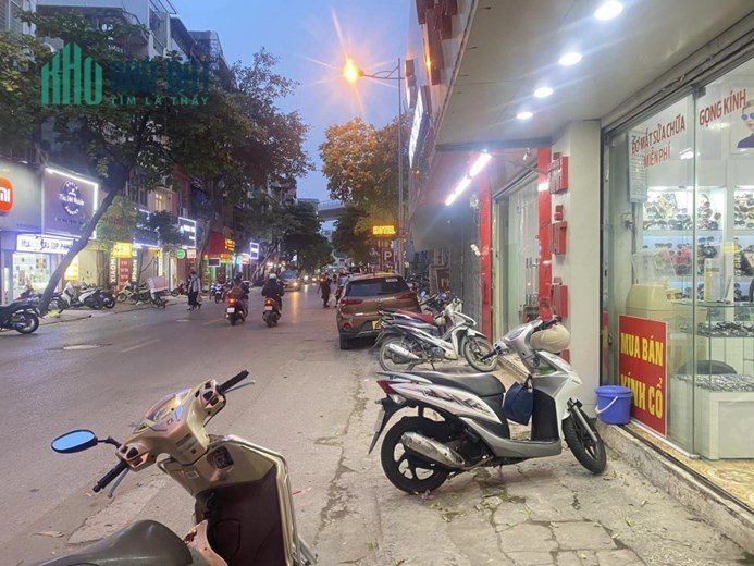 Chính chủ bán Mặt phố  HOÀNG CẦU. Giá 15,5 tỷ ,   65M    Nhà xây 3 tầng - ô tô vào nhà- VIP ĐỐNG ĐA