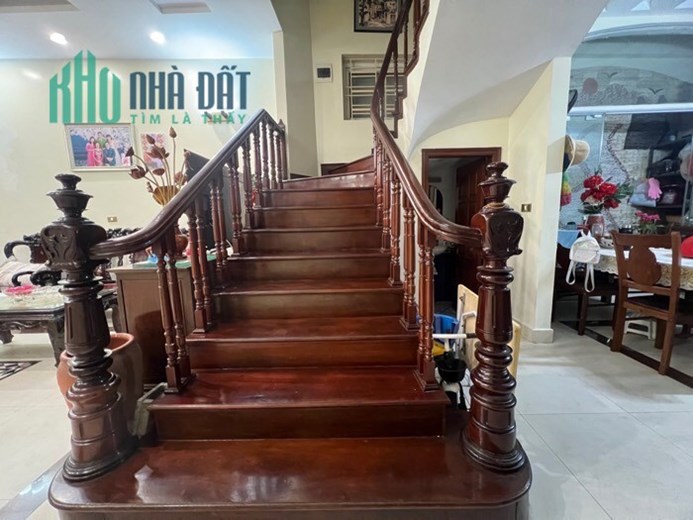 Bán nhà ngã ba Lê Văn Lương 61m - Ô tô tránh - nội thất xịn xò - Gần hồ điều hoà