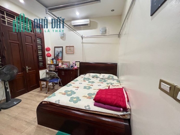 Bán nhà ngã ba Lê Văn Lương 61m - Ô tô tránh - nội thất xịn xò - Gần hồ điều hoà