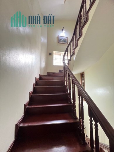 Bán nhà ngã ba Lê Văn Lương 61m - Ô tô tránh - nội thất xịn xò - Gần hồ điều hoà