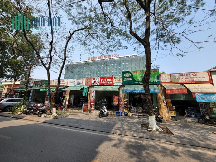 BÁN ĐẤT MẶT PHỐ ĐỐC NGỮ - BA ĐÌNH. VỈA HÈ KD SẦM UẤT. DT 200M2. GIÁ 33,5 TỶ