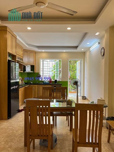 Nhà phố Phùng Chí Kiên Nghĩa Đô Cầu Giấy ga ra ô tô nhỉnh 13 tỷ.