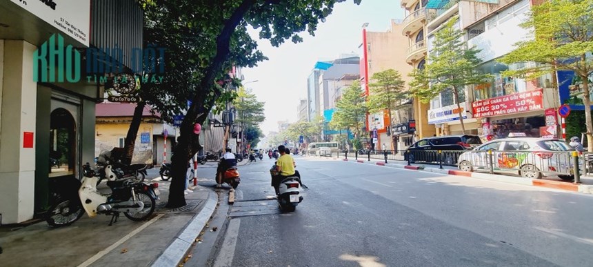 BÁN NHÀ MẶT PHỐ TÔN ĐỨC THẮNG - ĐỐNG ĐA. KINH DOANH SẦM UẤT. DT 133M2. MT 10M. GIÁ 61,5 TỶ