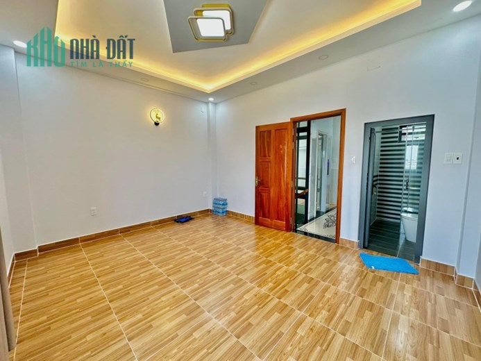 bán nhà phố ngang 5m đường Thoại Ngọc Hầu, Nguyễn Sơn, DT: 5x15m, 5 Tầng, giá 11.5 tỷ