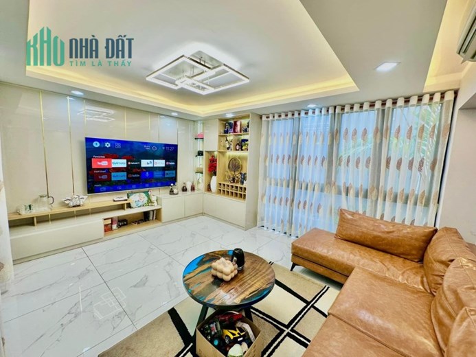 bán nhà phố ngang 5m đường Thoại Ngọc Hầu, Nguyễn Sơn, DT: 5x15m, 5 Tầng, giá 11.5 tỷ