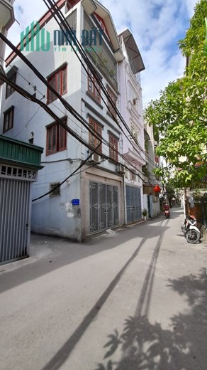 Chính chủ bán nhà mặt phố Long Biên, Ngọc Lâm, Long Biên. Diện tích 31/40 m2, Nở hậu. Nhà 4 tầng,