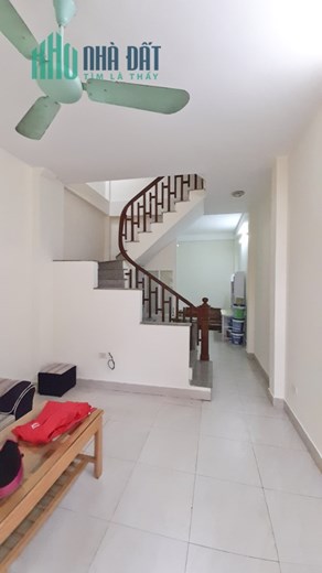 Chính chủ bán nhà mặt phố Long Biên, Ngọc Lâm, Long Biên. Diện tích 31/40 m2, Nở hậu. Nhà 4 tầng,